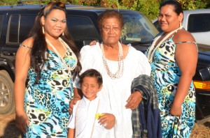 Mama Ane Kanahele and family